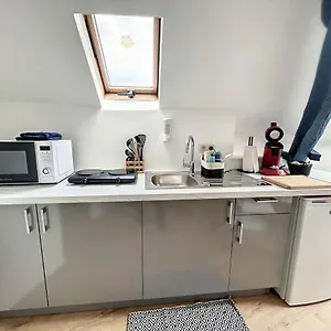 Apartamento Station 173 E Bruxelles-charleroi-airport, Charleroi
